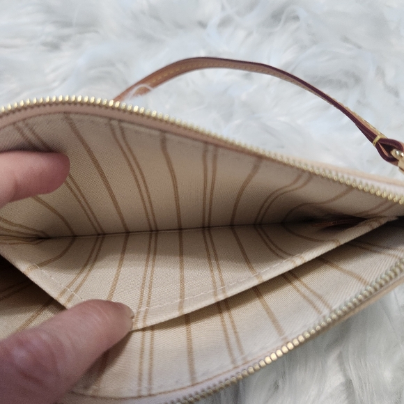 Authentic Louis Vuitton Damier Azur Pouchette PM - Picture 9 of 15